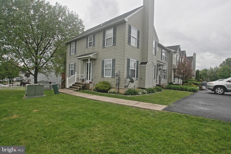 601 Abbe Ct, Freemansburg, PA 18017 - photo 1