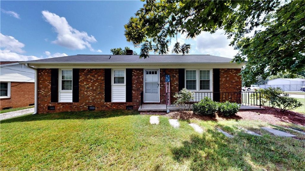 800 E Fairfield Rd, High Point, NC 27263 - photo 1