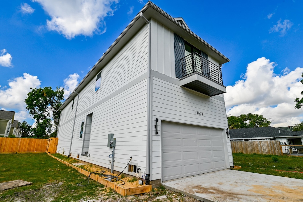 1307 Idylwild St, Houston, TX 77009 - photo 1