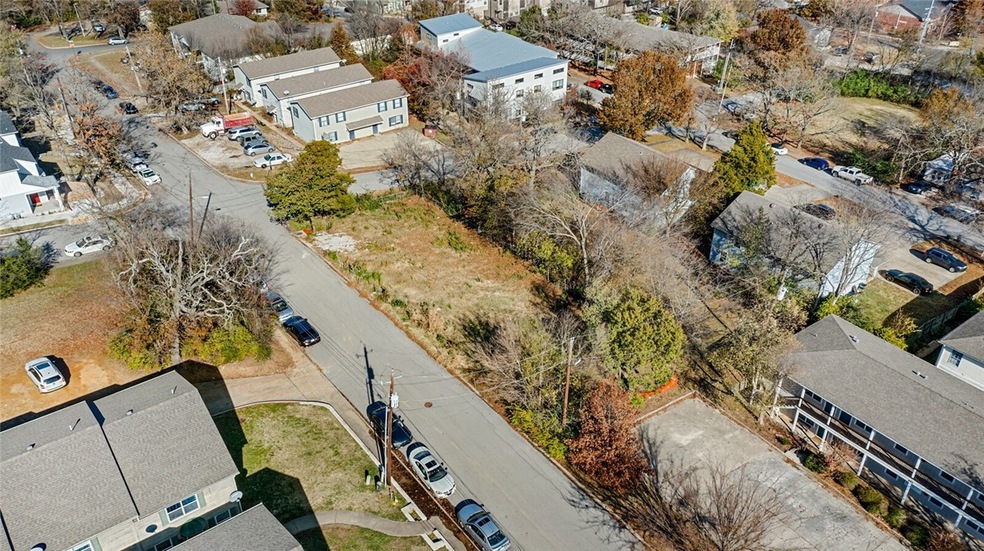 921 W Berry St, Fayetteville, AR 72701 - photo 1