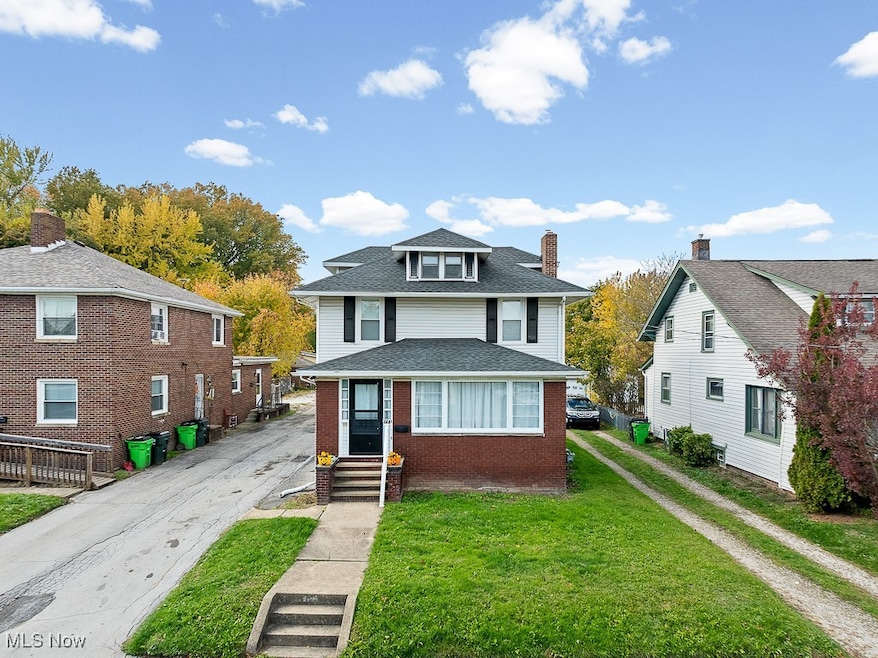 2041 Watson Ave, Alliance, OH 44601 - photo 1