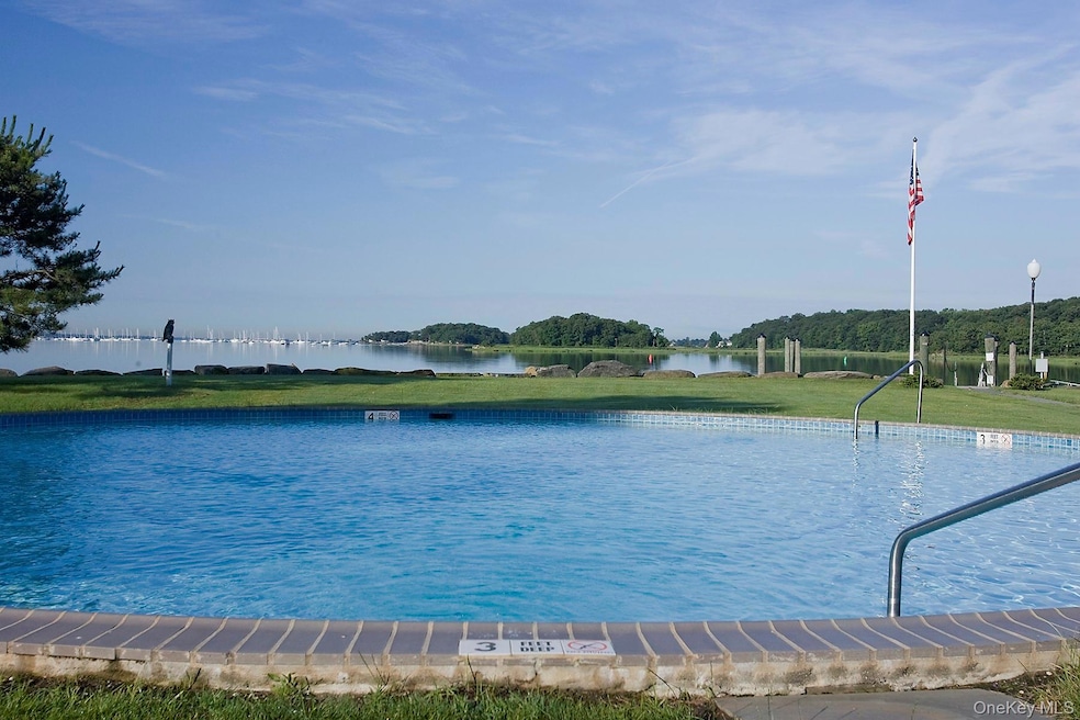 Milton Harbor House unit 3D West, Rye, NY 10580 - photo 1