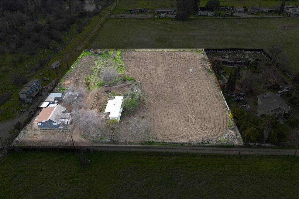 27921 Worth Dr, Porterville, CA 93257 - photo 1