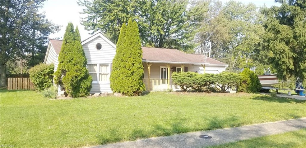 654 Grantwood Ave, Sheffield Lake, OH 44054 - photo 1