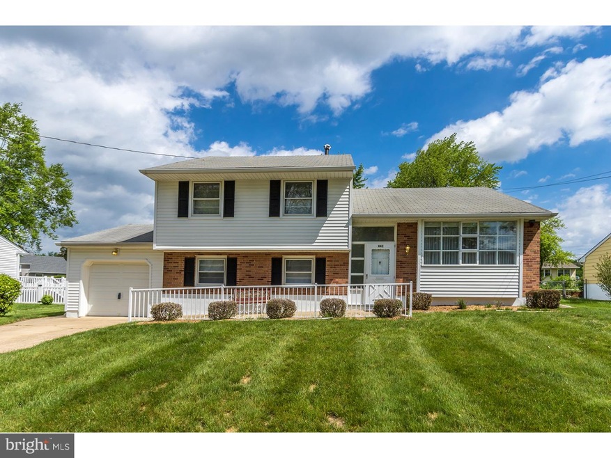 443 Parkview Dr, Mount Holly, NJ 08060 - photo 1