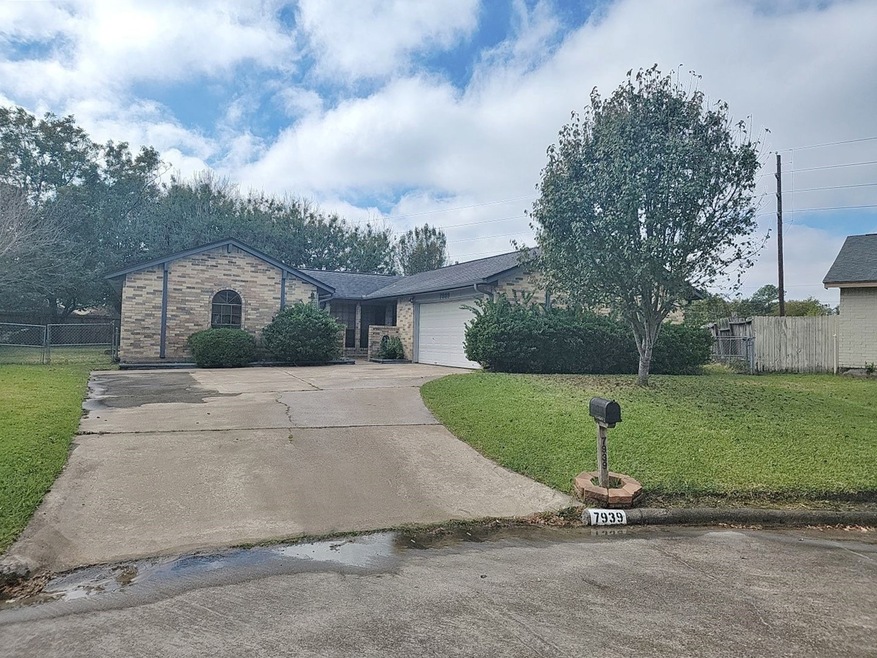 7939 Battleoak Dr, Houston, TX 77040 - photo 1