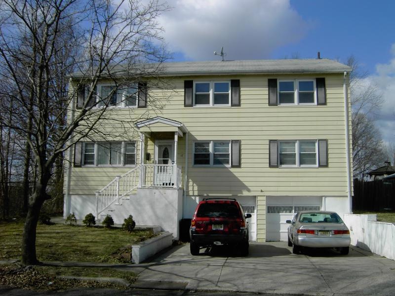 1618 Kenneth Ave, Union, NJ 07083 - photo 1