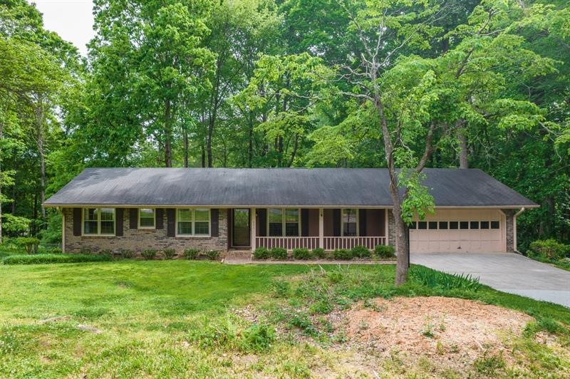 651 Mountainbrooke Cir, Stone Mountain, GA 30087 - photo 1