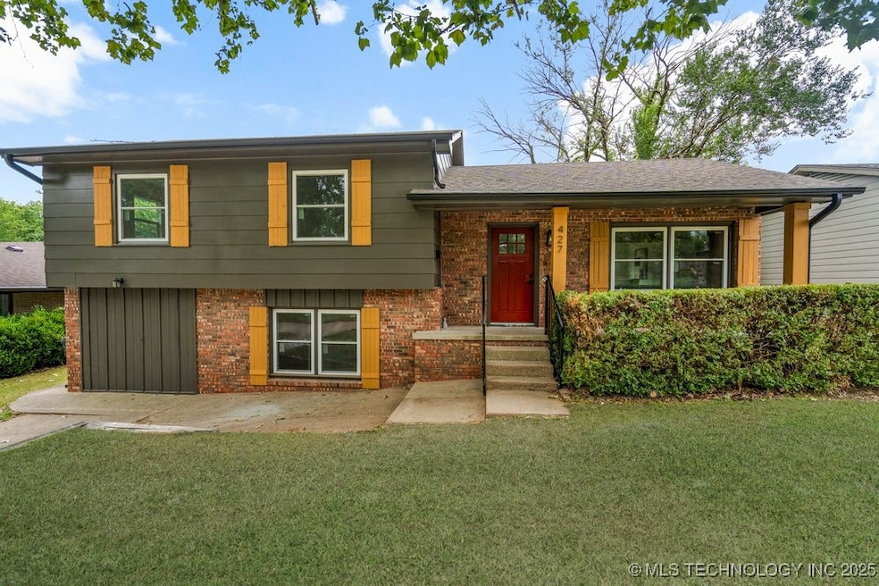 427 N Moccasin Place, Sapulpa, OK 74066 - photo 1