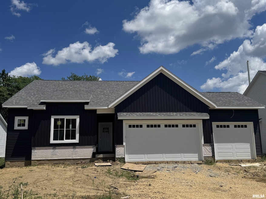 4815 Willow Cir, Davenport, IA 52806 - photo 1