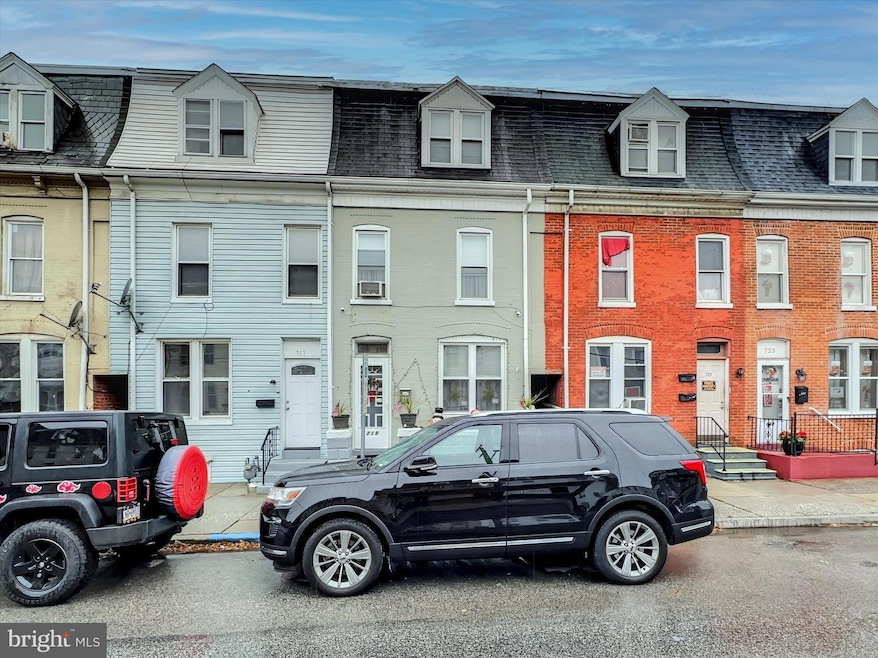 719 E Philadelphia St, York, PA 17403 - photo 1