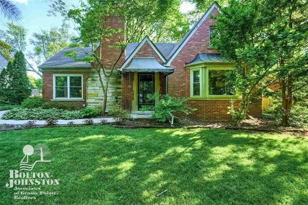 285 Moross Rd, Grosse Pointe Farms, MI 48236 - photo 1