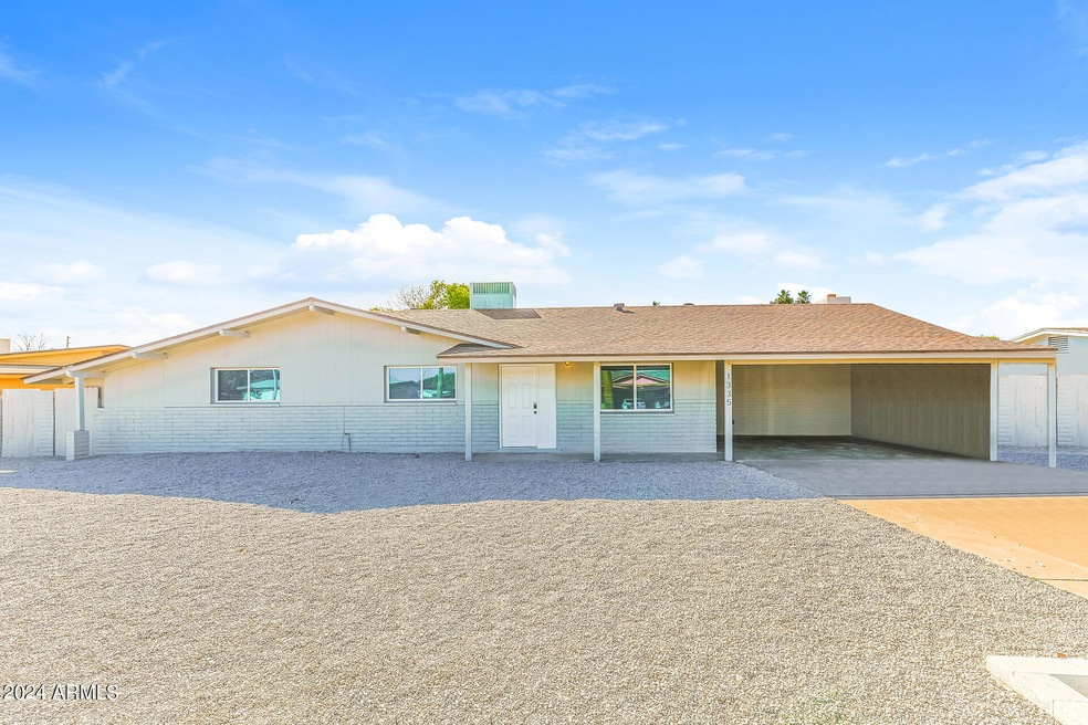 016-photo-front-view-13529074