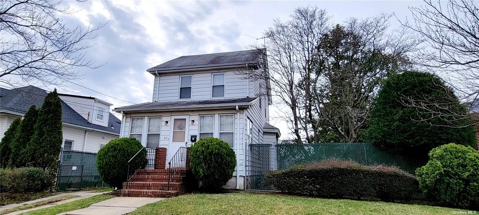 85 Fairfield Ave, Mineola, NY 11501 - photo 1