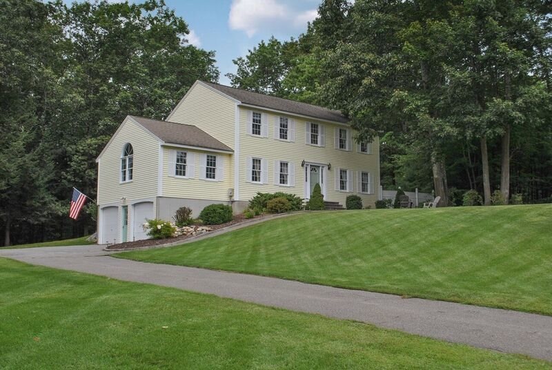 10 Tyler Dr, Londonderry, NH 03053 - photo 1