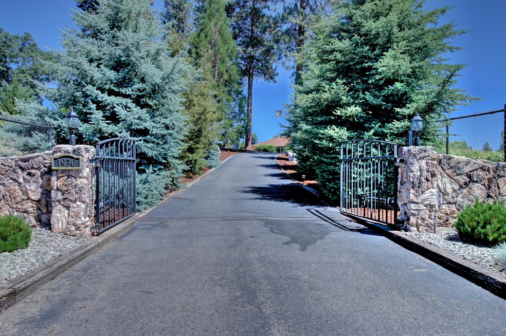 1930 Old Military Rd, Central Point, OR 97502 - photo 1