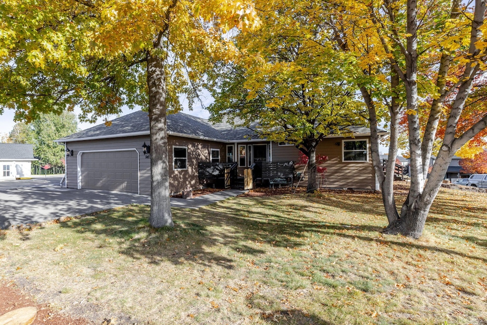 1-web-or-mls-940 NE Purcell Blvd-32