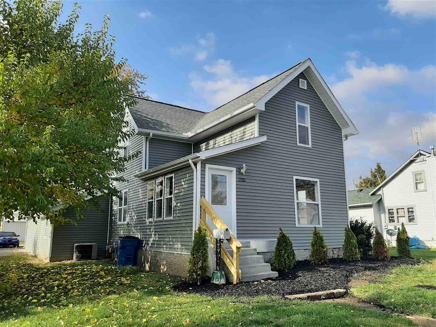 1703 Wayne St, Auburn, IN 46706 - photo 1