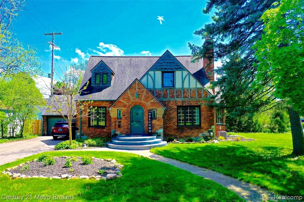 1702 Montclair Ave, Flint, MI 48503 - photo 1