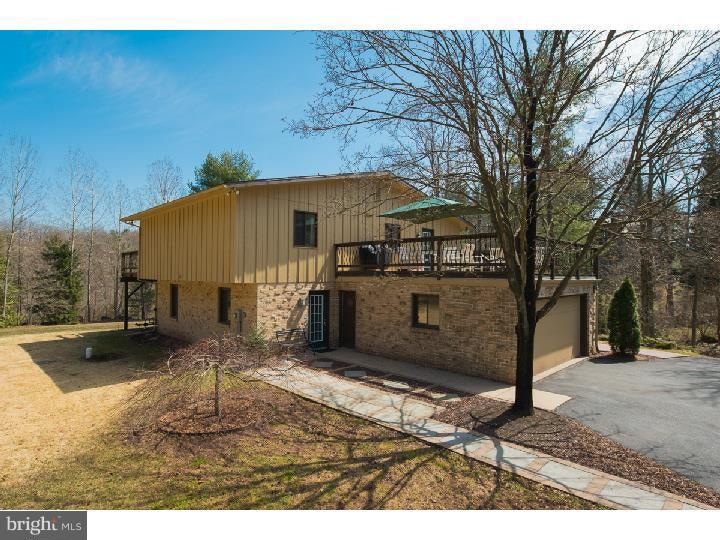 1037 Lake View Dr, Mohnton, PA 19540 - photo 1