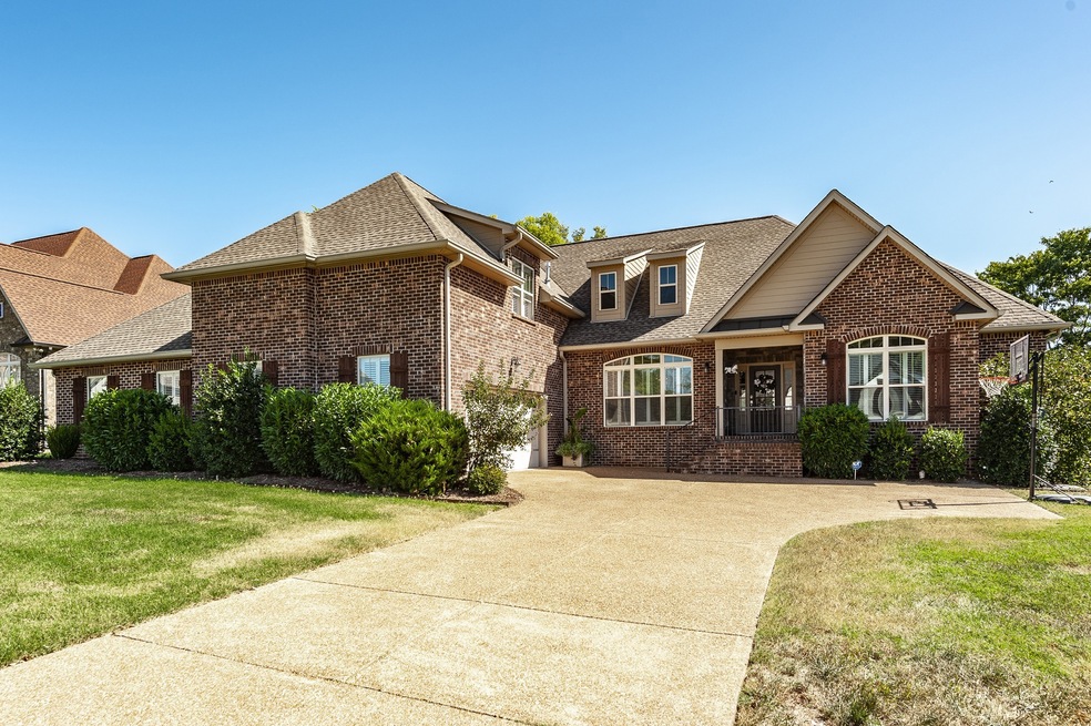 Welcome to 1048 Luxborough Dr. in Somerset Downs