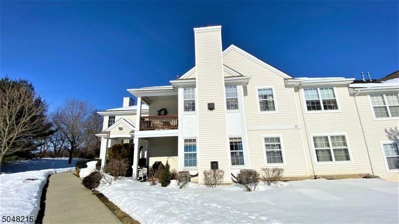 690 Honeybrook Cir unit 15690, Stewartsville, NJ 08886 - photo 1