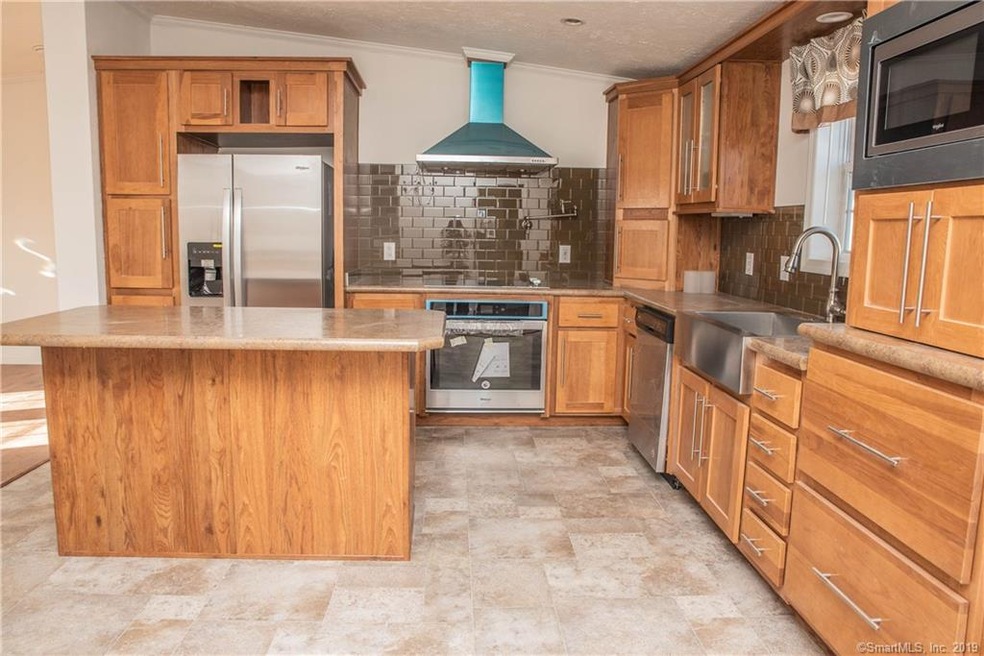 525 E Main St unit 28, Branford, CT 06405 - photo 1