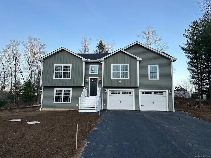 71 Donovan Dr, Woodstock, CT 06281 - photo 1