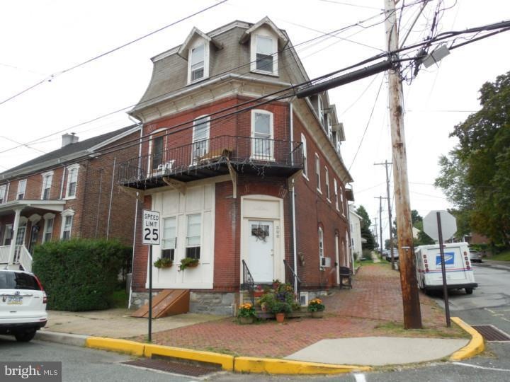 300 S Main St unit 1, Spring City, PA 19475 - photo 1