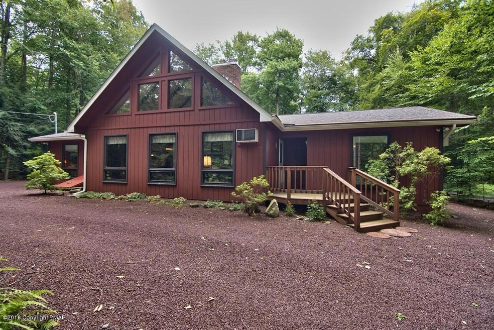 1555 Crestview Lane, Lake Naomi