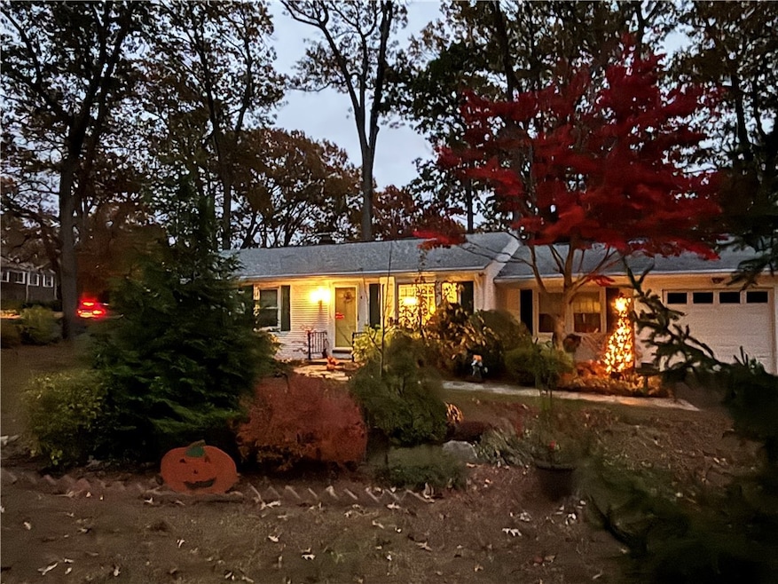 4 Pine Crest Dr, Woonsocket, RI 02895 - photo 1