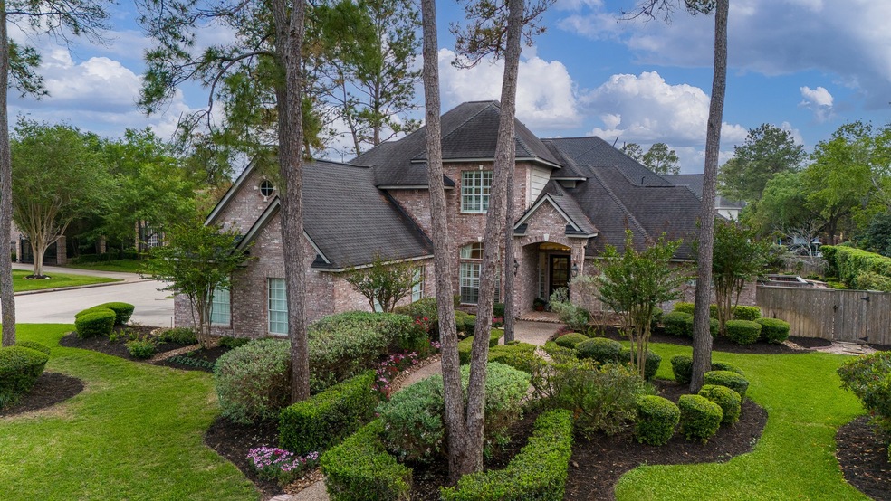 Welcome to this stunning custom built home in the beautiful Lakewood Oak Estates!