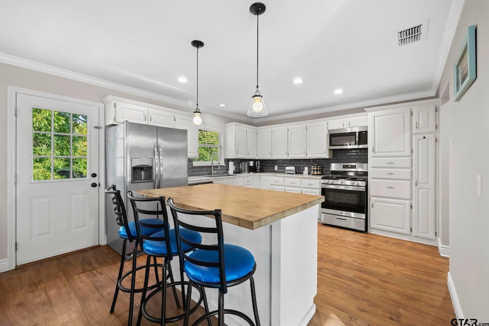 1008 Guinn Dr, Tyler, TX 75701 - photo 1