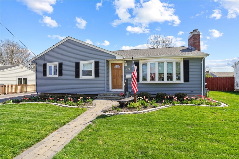 279 Chases Ln, Middletown, RI 02842 - photo 1