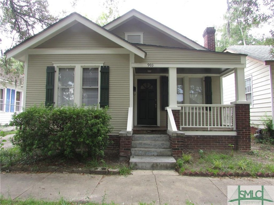 Cozy Bungalow with Covered Front Porch, Off-Street