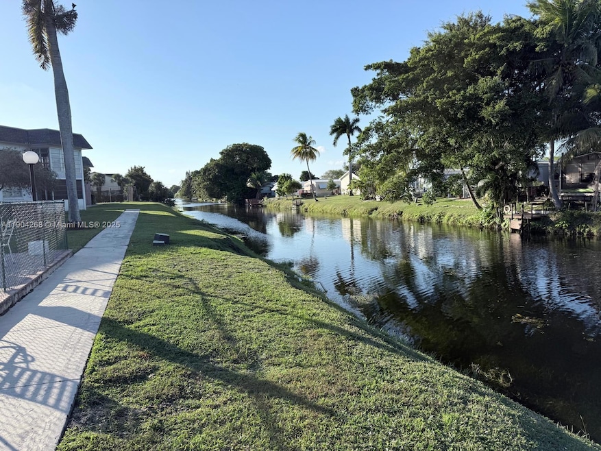 6507 Winfield Blvd unit 211AC, Margate, FL 33063 - photo 1