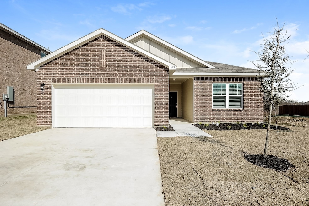 513 Scuttle Dr, Crowley, TX 76036 - photo 1