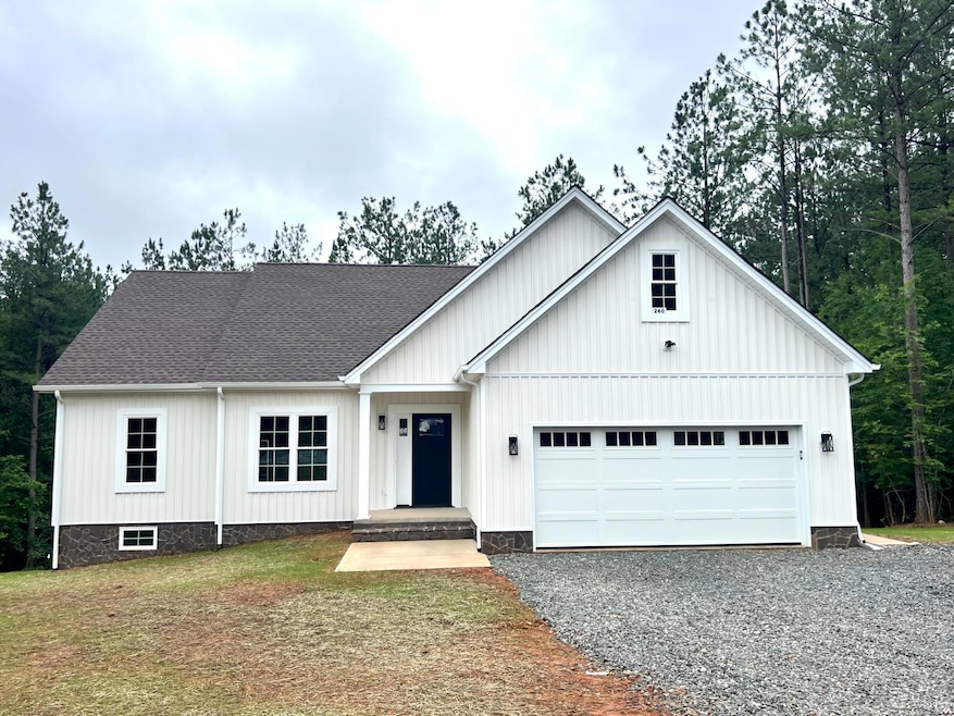 240 Mansfield Dr, Amherst, VA 24521 - photo 1