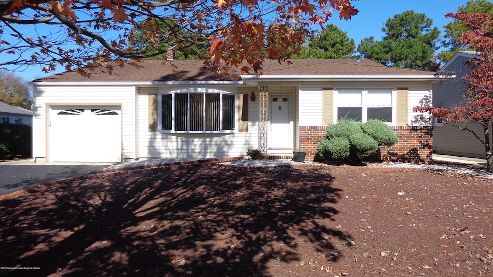 51 Castleton Dr, Toms River, NJ 08757 - photo 1