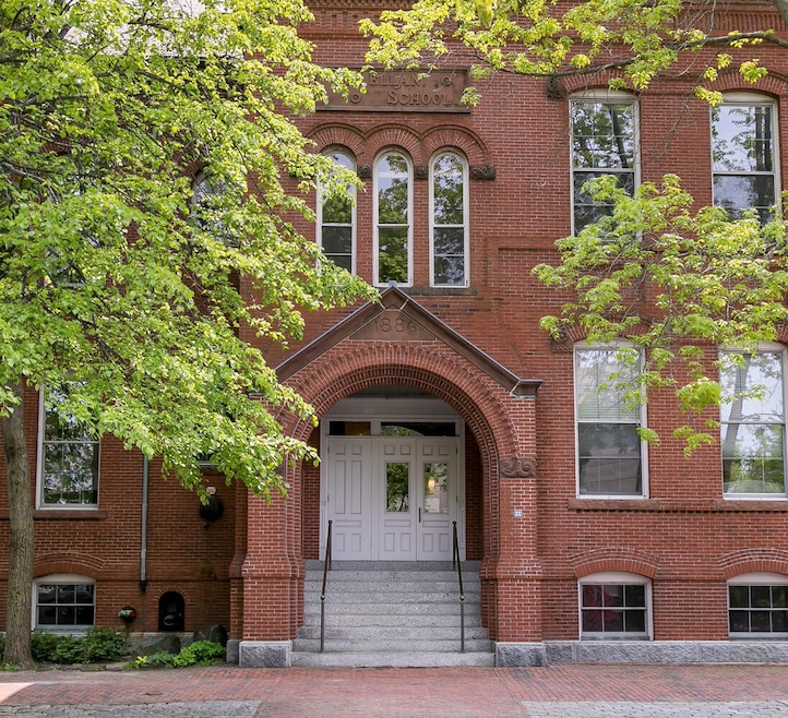 22 Carroll St unit 5, Portland, ME 04102 - photo 1