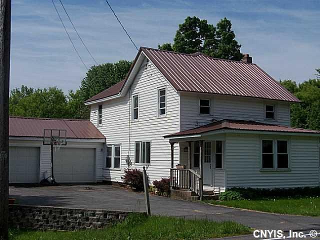 Exterior Front Country Home in Baldwinsville Schoo