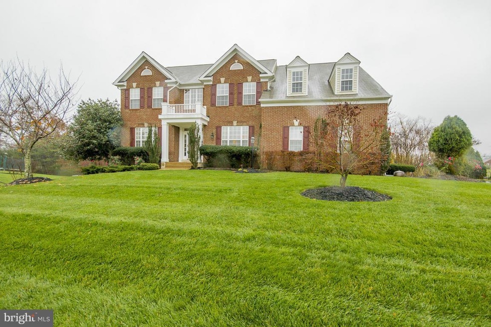 8943 Hollymeade Dr, Lorton, VA 22079 - photo 1