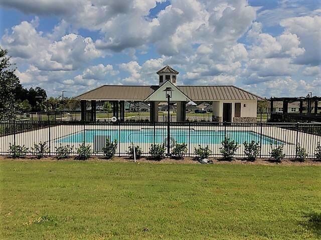 COMMUNITY POOL & CABANA for RESIDENTS.
