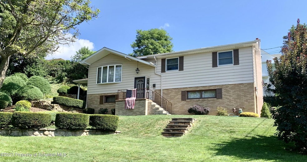 202 Stewart St, Old Forge, PA 18518 - photo 1