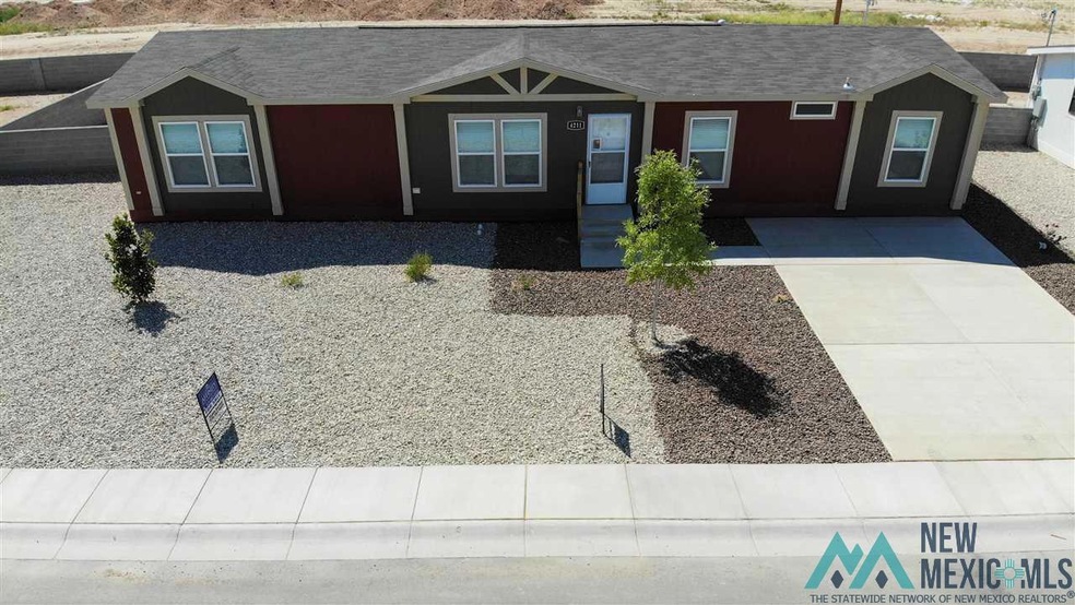 4211 Willow St, Carlsbad, NM 88220 - photo 1