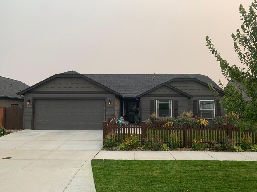 Ext - Front Yard 1