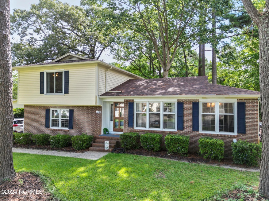 614 Clover Dr, Jacksonville, NC 28546 - photo 1