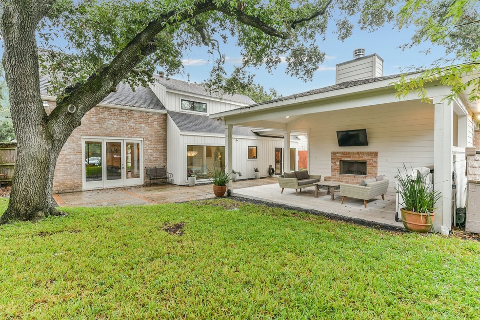 10219 Chevy Chase Dr, Houston, TX 77042 - photo 1