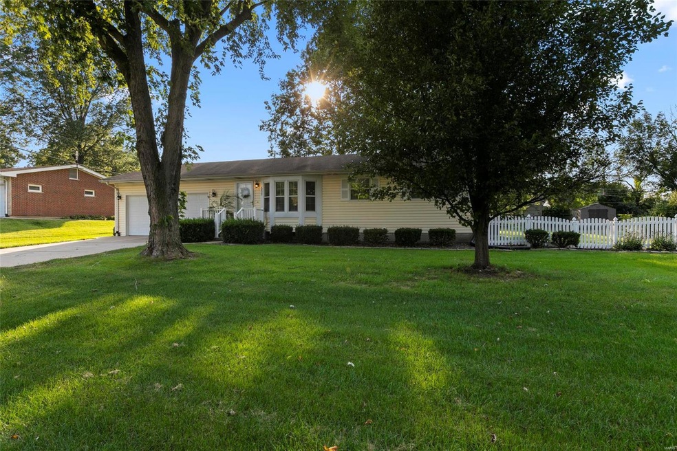 511 Westridge welcomes you home!!!