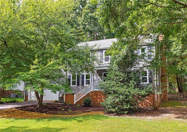 Welcome to 7900 Flag Tail Drive!